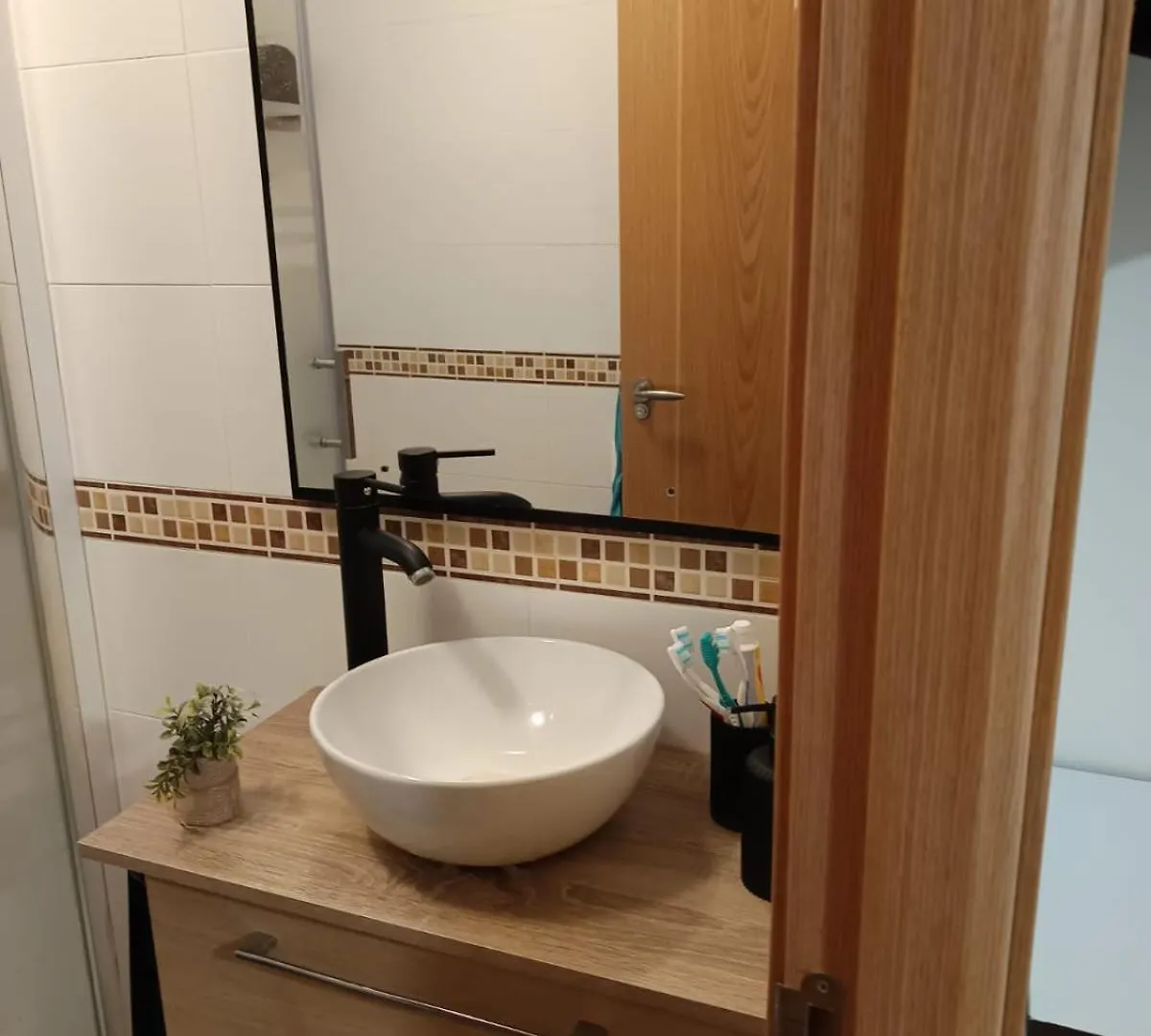 Apartamento Nuevo Con Parking Y Piscina Gratis فوينخيرولا 0*,