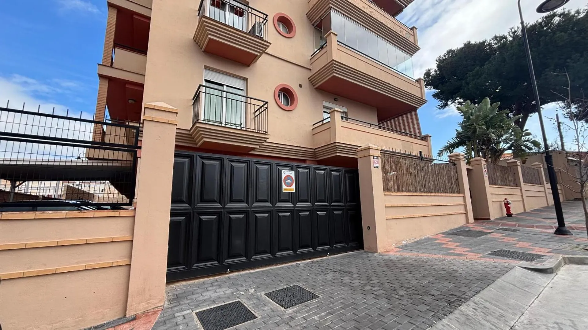 شقة Apartamento Nuevo Con Parking Y Piscina Gratis فوينخيرولا